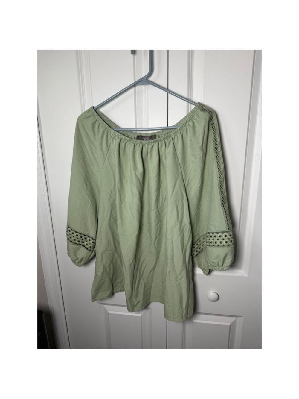 Olivia & Martin Green Off-Shoulder Blouse 1X EUC